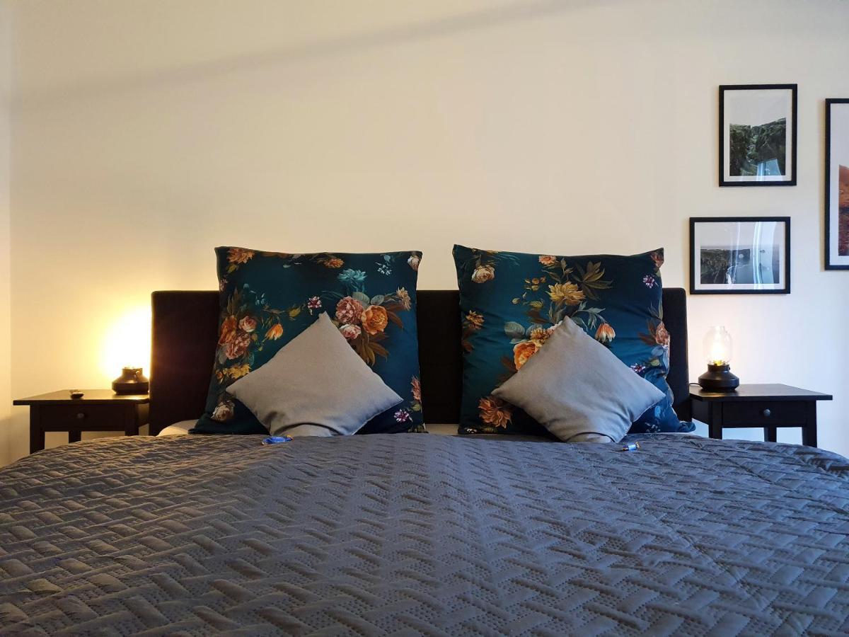 Zentral In Coburg: Exklusive Stadtwohnung - Ideal Fuer Gruppen Esterno foto